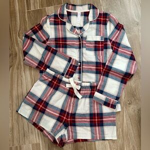 Plaid Women's pajama set. Long sleeve top and Shorts in Red. Perfect!!!!